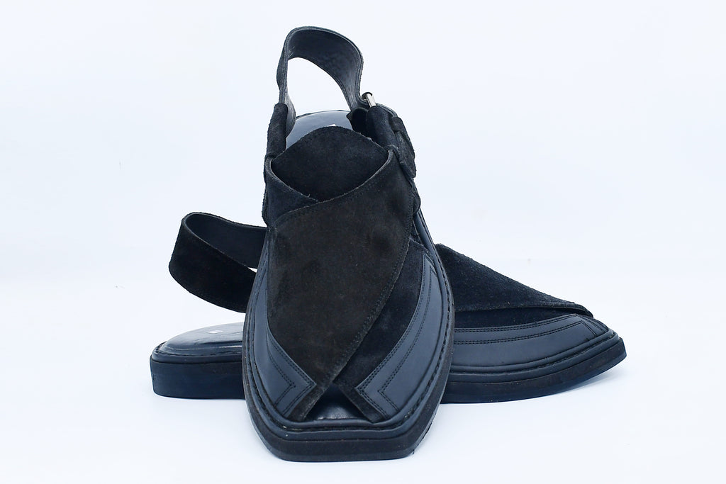 Soude Medium Sole Peshawari Chappal For Men Black