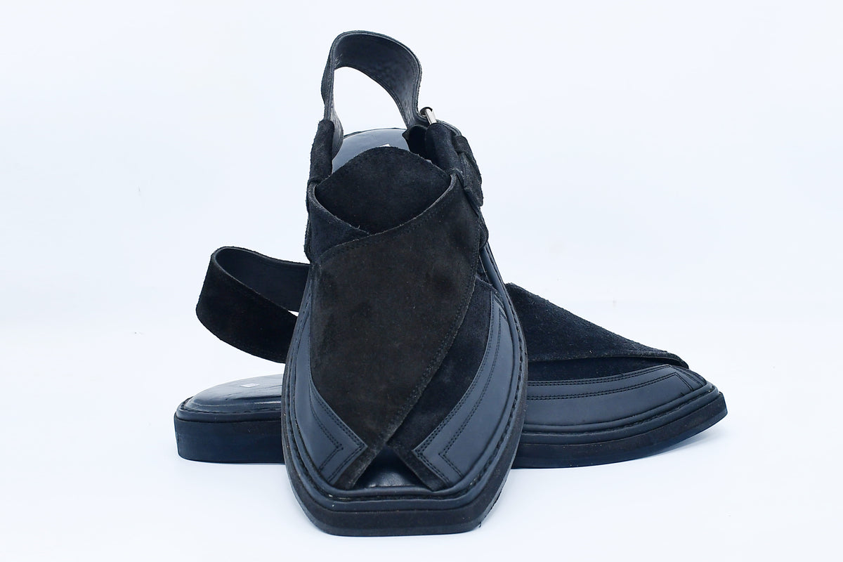 Soude Medium Sole Peshawari Chappal For Men Black